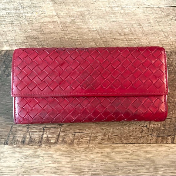 Bottega Veneta Intrecciato Lambskin Red Bifold Long Wallet Authentic - Picture 1 of 11